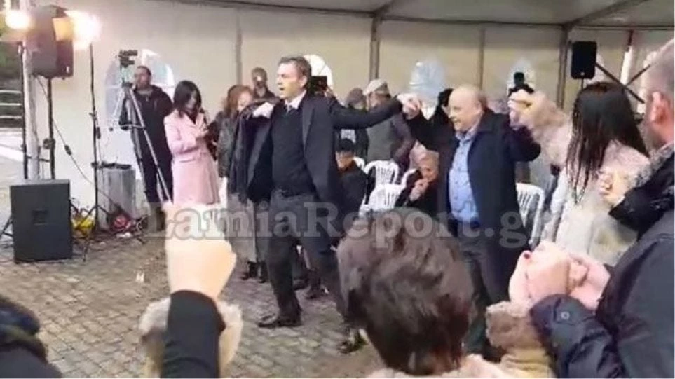 Γκλέτσος: Με… τσάμικο ξεκίνησε την ανακοίνωση των υποψηφίων του – Βίντεο